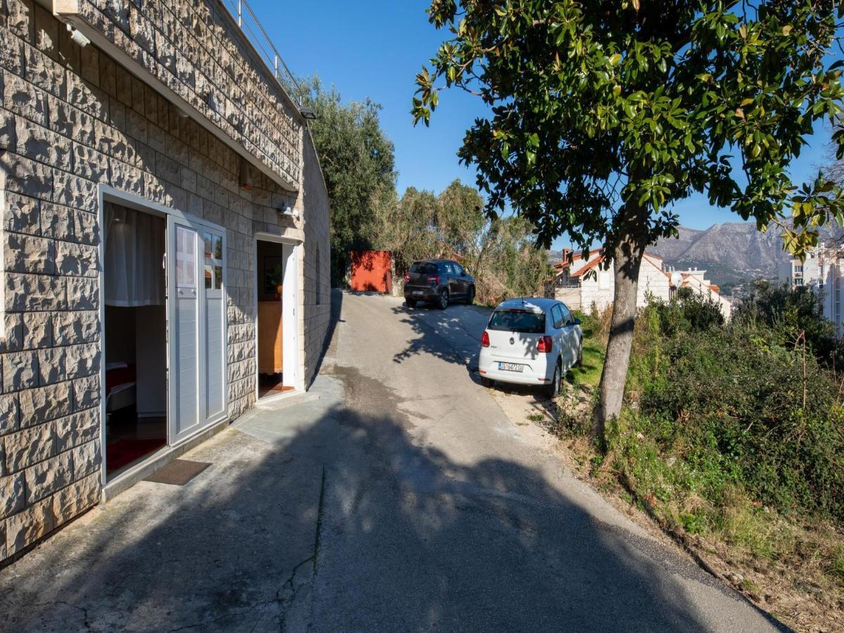 Area Apartment